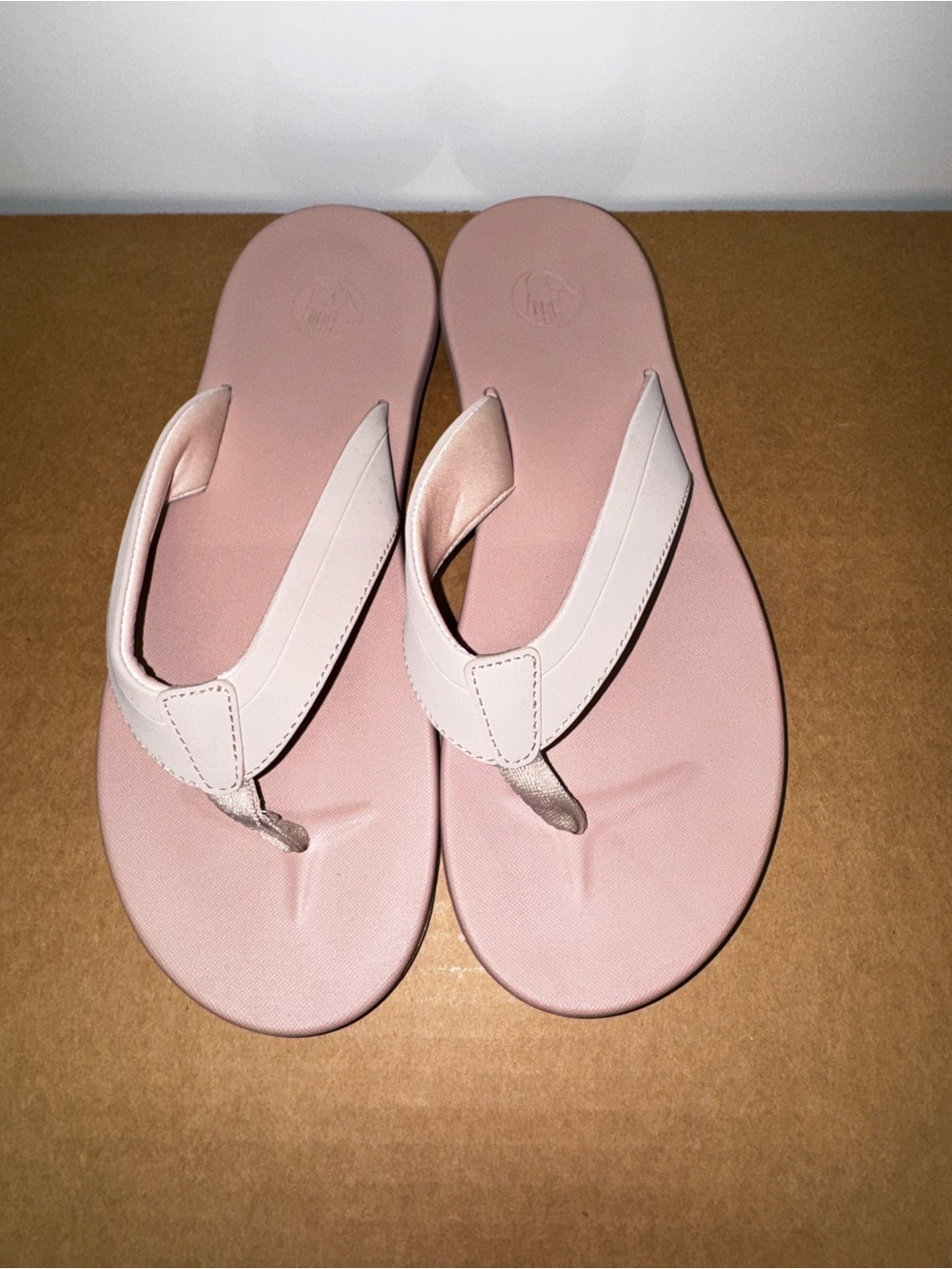 Body Glove Women’s Flip Flops Pink, Size 8 - Excellent Condition